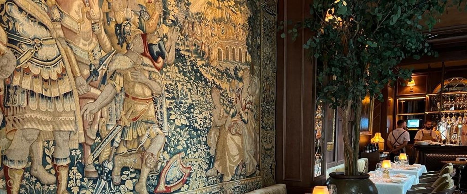 Restaurants with Private Dining Rooms in Valencia: A Romantic Dining Experience