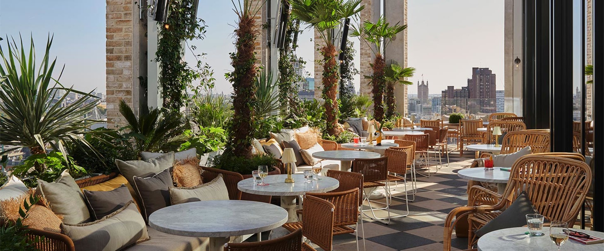 Restaurants with Panoramic Views of the City: The Ultimate Dining Guide